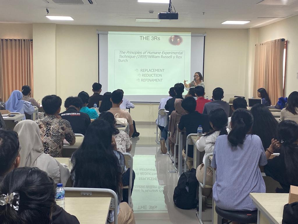 Prof. Maria Pilar Vinardell visited as a Visiting Professor and also gave a public lecture at the Faculty of Veterinary Medicine, Udayana University